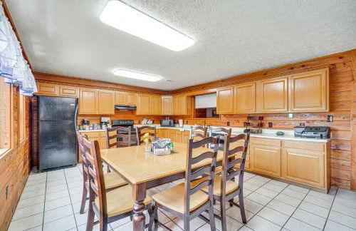 Boat Dock Pet-Friendly Douglas Lake Getaway! - Foto 7