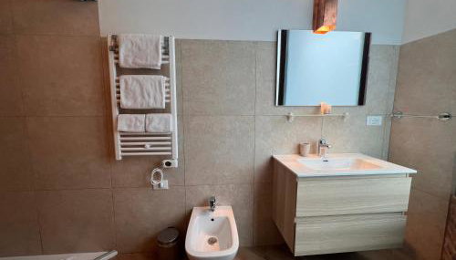 Emmeloft I Orange Moon - Vibrant Modern Luxury Loft Milan - Photo 5, towels
