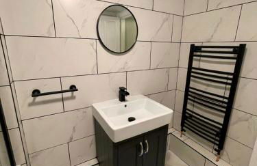 Stylish Garden Apartment in Central Cheltenham - Photo 3