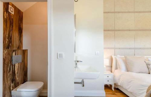 Romantic cottage for 2 with hot tub - Photo 12