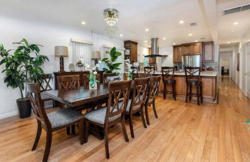 Central LA Bliss: 5 BR Home, BBQ, Perfect Location - Foto 6