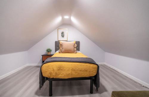 Burien's Top Unit with Spa-Inspired Bathroom - Foto 15