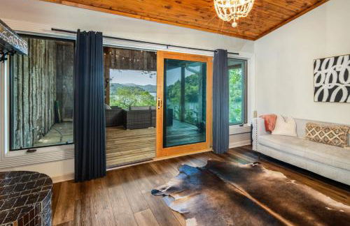 Stunning 4BR Retreat, Deck, Ping Pong, Near Marina - Foto 34