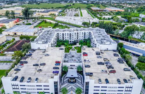 Amazing 2 Bedroom Unit In Doral Miami With Free Parking - Foto 62