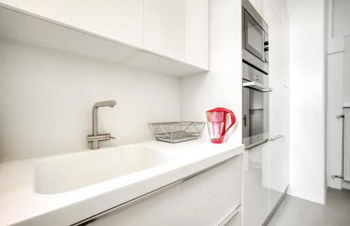 Elegant Light Two Bedroom Apartment in City Center - Foto 16