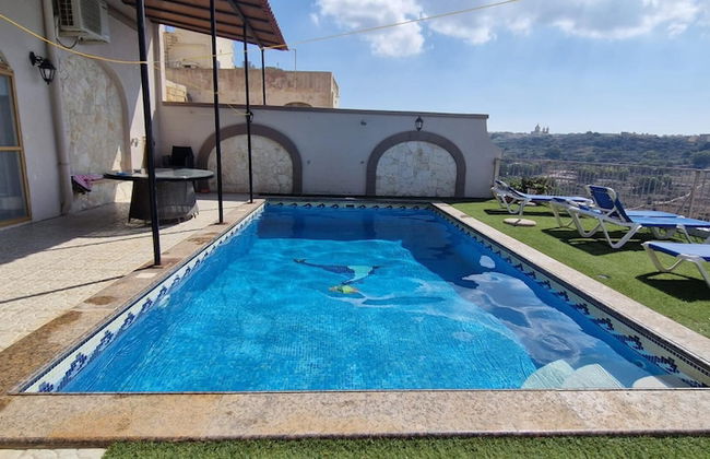 Modern 4-bed Home in Ix-xaghra, Valley View Pool - Foto 16