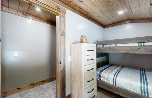 4 Mi to Dtwn Morganton! Family Retreat w/ Patio - Photo 17