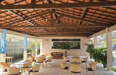 Apto Térreo Mobiliado com Piscina - 400m da Praia de Taperapuan, Próximo ao Axé Moi- Golden Dolphin Residence - Foto 10