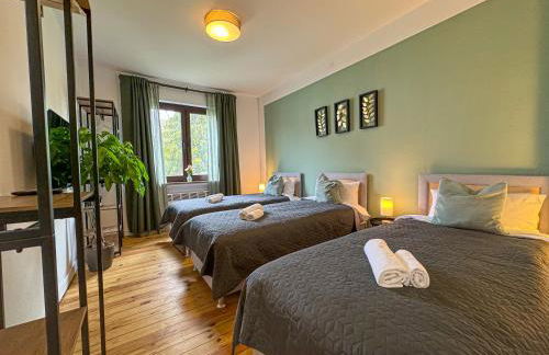 ImmoStay Ferienhaus mit Garten & Free Parking - Foto 1