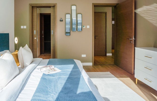 Aya - Sophisticated 1BR Apartment in CityWalk with Views - Photo 2