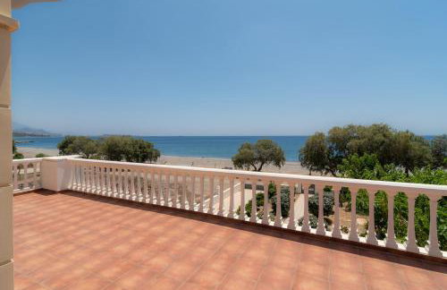 Marika Seaside Villa - Photo 16