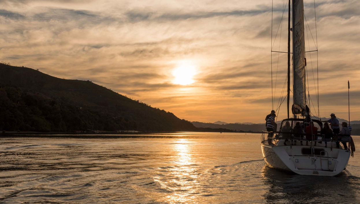 Crociera al tramonto con aperitivo