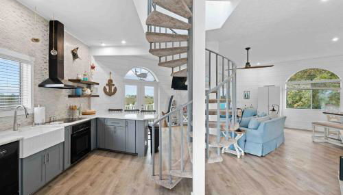 Barbies Dream House kayaks,paddleboard,fenced yard - Foto 4