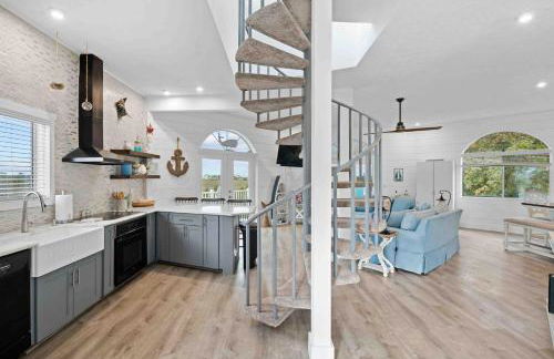 Barbies Dream House kayaks,paddleboard,fenced yard - Foto 4