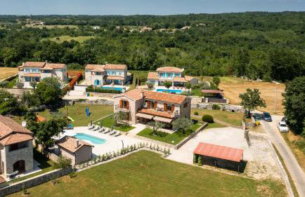 Rustic villa Marijanin Vrt with pool in Tinjan - Foto 7