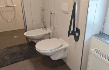 Haus 2 Etagen Garten 1 Badezimmer,1 Gäste Wc 200 Qm 5 Betten Gehoben mit Garten - Foto 59