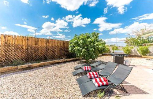 Pool & Hot Tub! Centrally Located, Less Than 3 Miles to The Strip! - Foto 36