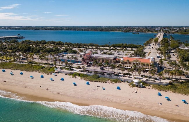 Stylish Luxury Home Near Beach & DT - Foto 20