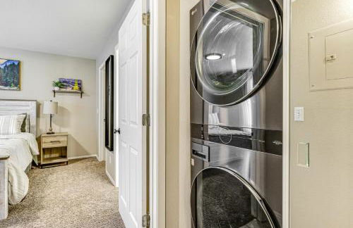 Cozy and Centrally Located SLC Condo with Balcony! - Foto 25