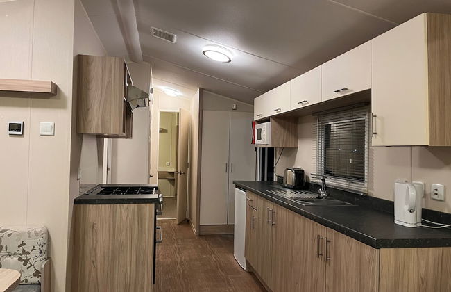 Premium Location - Sleeps 6 - Caravan on The Lakes - Foto 12