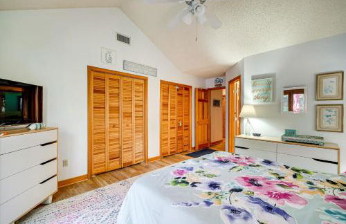 1 Mi to Beach Access Southern Shores Gem with Deck - Foto 16