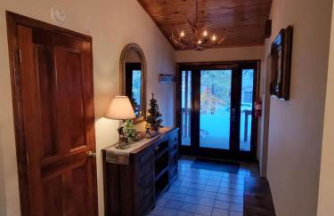 Four Seasons Getaway-Private Hot Spa with Pine Tree Views-Walk to Village and Pineknot Trailhead-Plus King Bed! - Photo 13