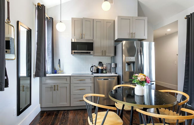 The Irish House - Photo 30