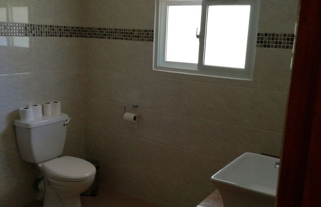 Lucy's guesthouse - Photo 26