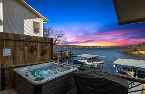 Lakefront Family Retreat w/ Views, Boat Slip - Foto 53