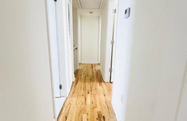 Comfortable 4-BR Family Home with Ample Parking - Foto 11