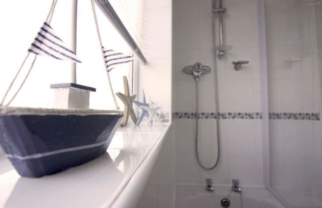 RoomTel - Brook House - Photo 25