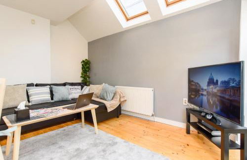 City Retreat, 2 Bed House with Cloudstream Hot Tub - Foto 11