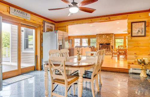 Spacious Belmont Home w/ Seasonal Pool & Grill - Foto 12