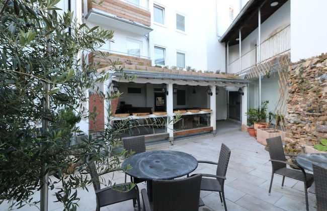 Stylish Holiday Apartment - Photo 24