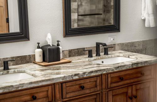 Luxury Mountain Views, hot tub, peaceful retreat - Foto 44