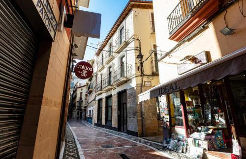 VELALMA -Edificio exclusivo de apartamentos turisticos en Centro histórico-JAEN - Foto 6