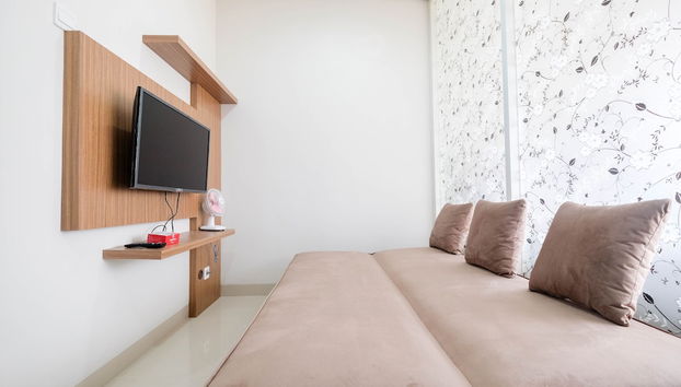 Warm and Homey 1BR Apartment at Atlanta Residences By Travelio - Foto 5, Habitación