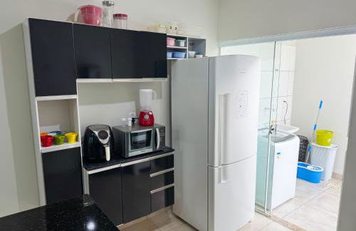 Casa Para Até 5 Hospedes Próximo UNITRI, Uberlândia Shopping e Palácio de Cristal - Foto 8