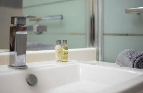 T3 Terrasse + parking - proche Aéroport et MEET - Foto 10