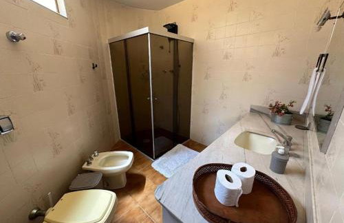 Quarto Elegante - Casa com piscina no Centro - Foto 55