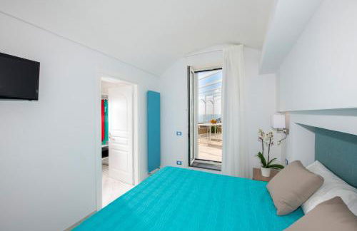 VILLA LA TAGLIATA spectacular jacuzzi tub amazing view and private parking garage - Photo 36