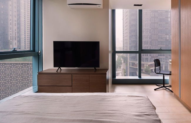 Luxury 2BR in Uptown Bgc, Free Pool use - Photo 2