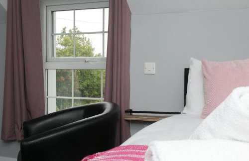 Modern en-suite room in country PubRestaurant 2 with communal kitchen - Pass the Keys - Foto 13