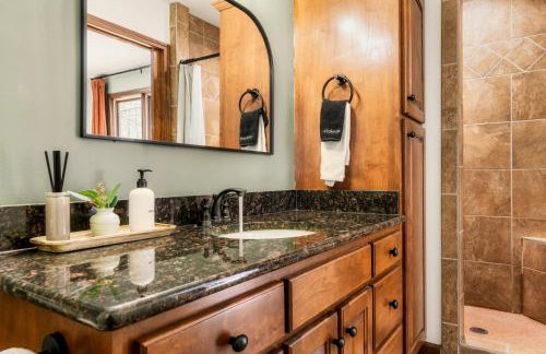 The Moondance Cabin by Lightfoot Stays Vacation Rentals - Photo 96