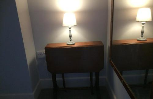 40 Newgate Barnard Castle -Central Location - Court Yard - Dog Friendly - Sleeps 7 - Wood Burner - Complimentary Logs & Wine - Smart TV - Foto 26