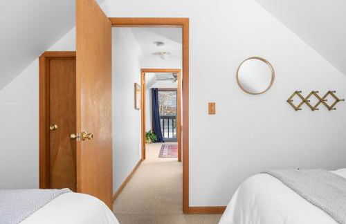 Camp Birch: Waterfront Home on Lake Leelanau - Foto 24