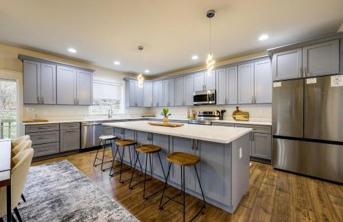 1 Mile to Quantico 5BR Home with Game Room! - Foto 3