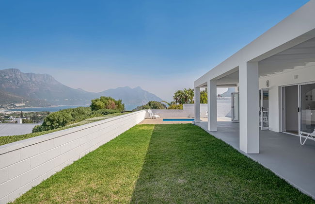 Unwind in Coastal Charm at Villa Santorini - Photo 23