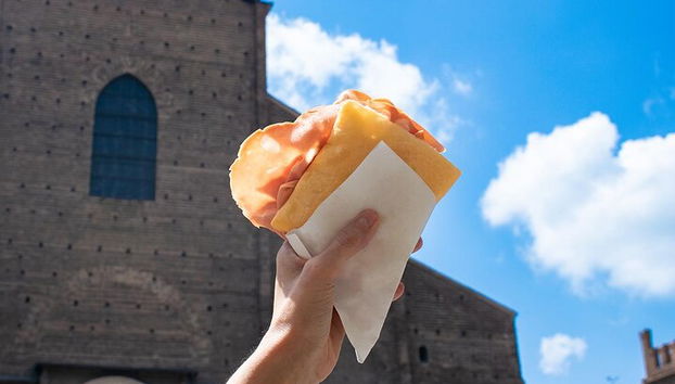 Bologna Food Tasting box- Audio Guided Tour with Food Tasting - Photo 2