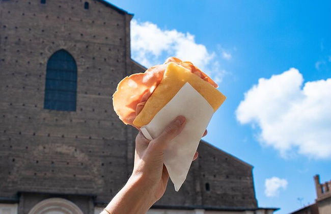 Bologna Food Tasting box- Audio Guided Tour with Food Tasting - Photo 2